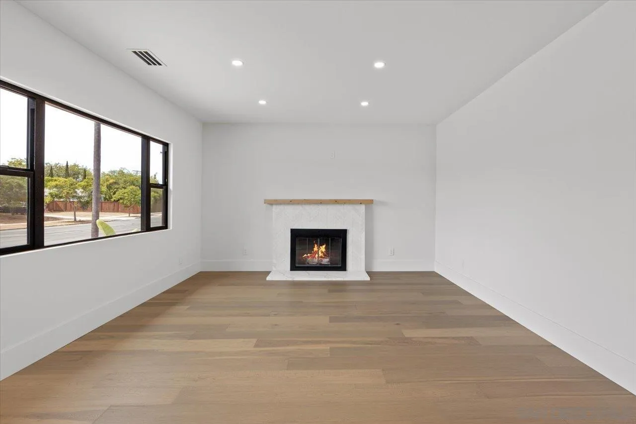 https://cdn.realtyfeed.com/cdn/127/250036901/0eb3e014fa0e7b4c82c3571463a8e9b3.webp