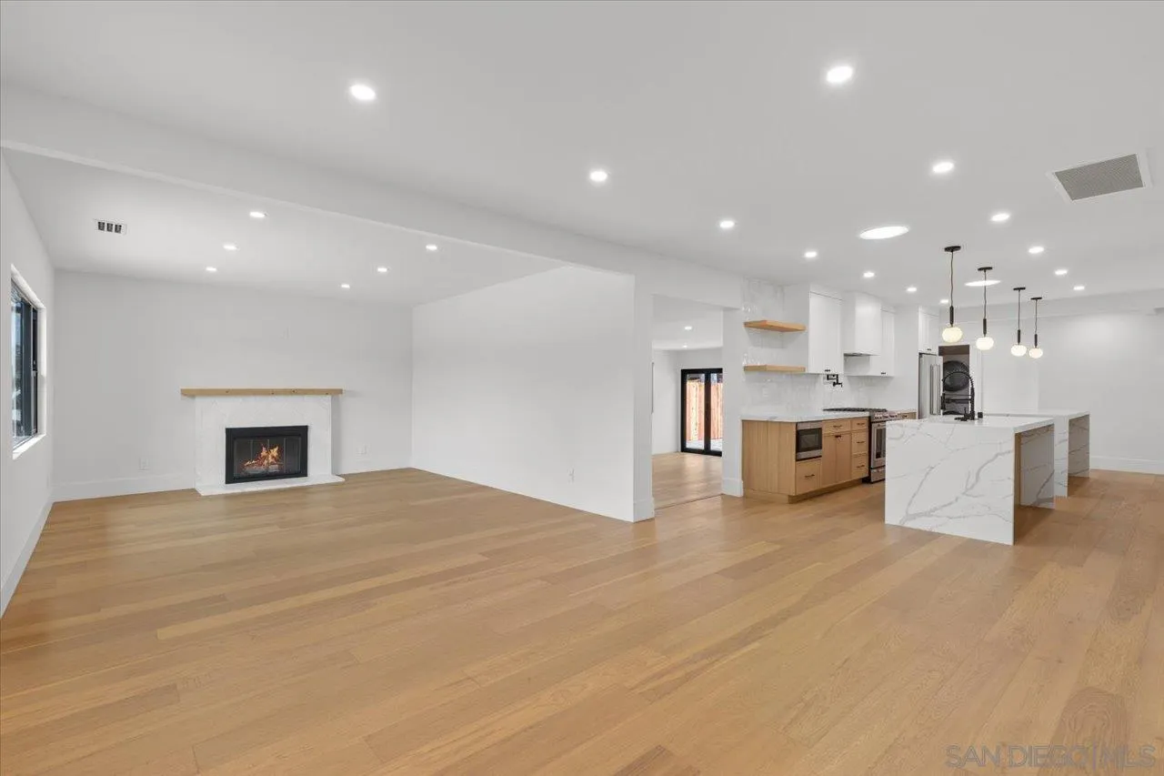 https://cdn.realtyfeed.com/cdn/127/250036901/25b753a6c9604957011bcf9eee156666.webp