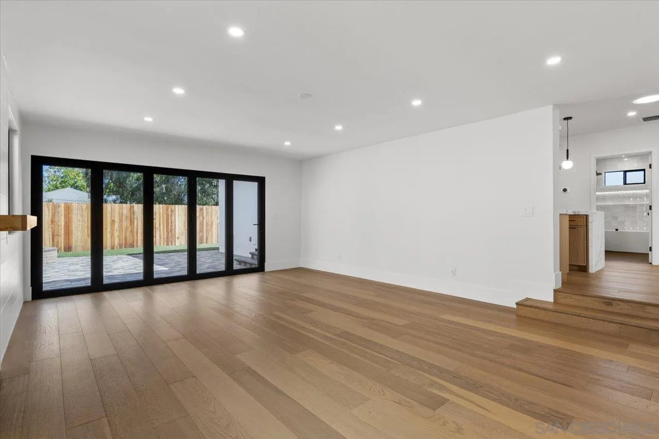 https://cdn.realtyfeed.com/cdn/127/250036901/2e92d04764e0538662006c798d78ff70.webp
