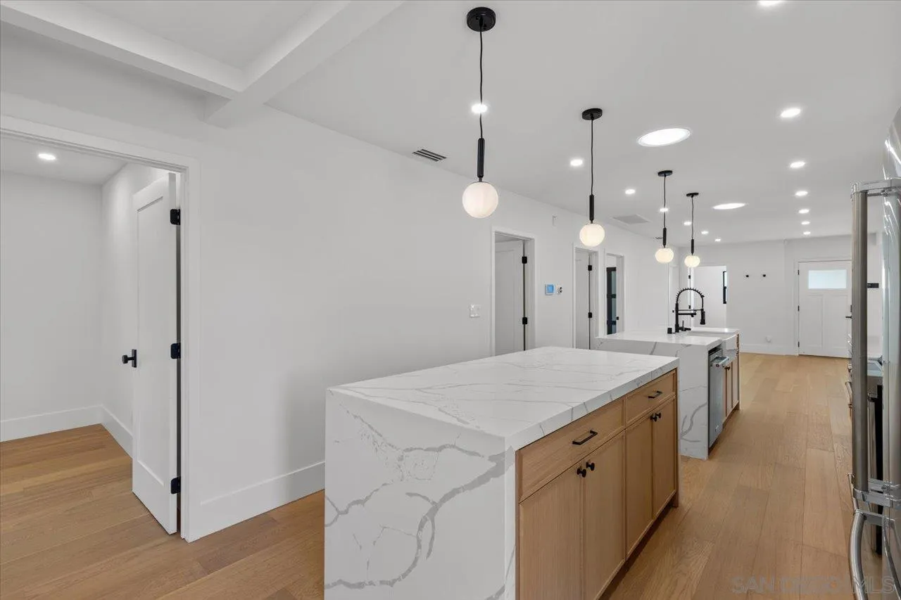 https://cdn.realtyfeed.com/cdn/127/250036901/4034e2a3beede83b2d187f38ed791371.webp