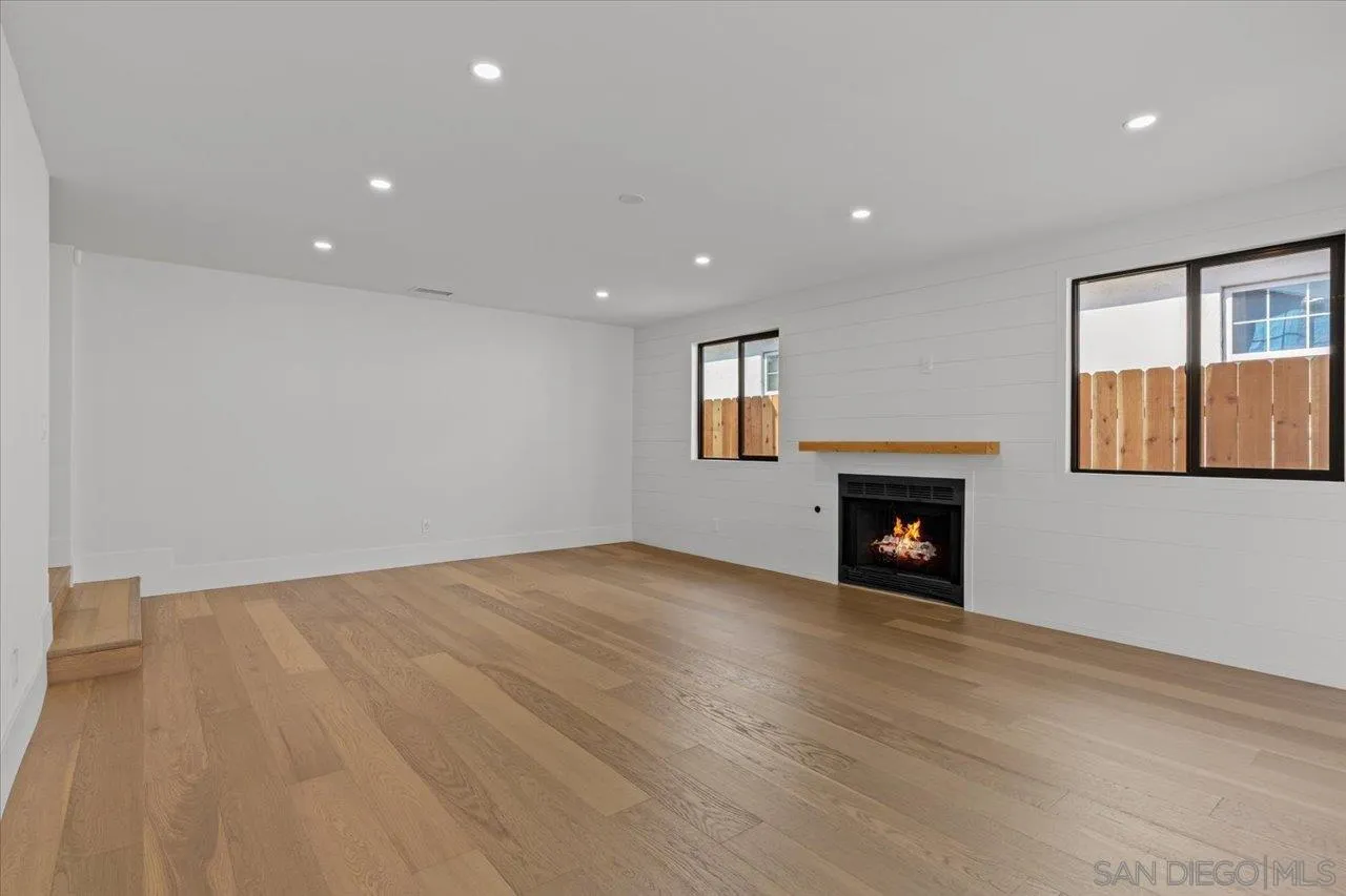https://cdn.realtyfeed.com/cdn/127/250036901/9471764056497bee8236ef879a1ec760.webp