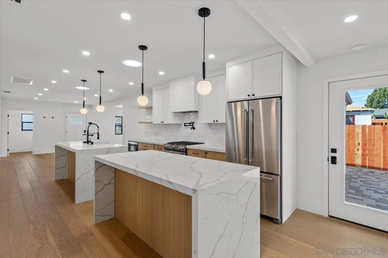 https://cdn.realtyfeed.com/cdn/127/250036901/c04a41935d43f4573bb2a35a4d34ed90.webp