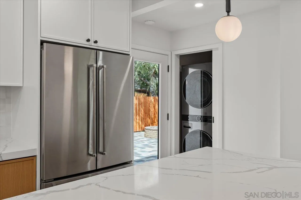https://cdn.realtyfeed.com/cdn/127/250036901/c8acd83ce5e075ca81a6d264841ac7dc.webp