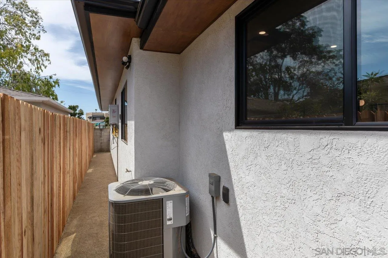 https://cdn.realtyfeed.com/cdn/127/250036901/d5126a30a2bbf11973a62297a14b7e18.webp