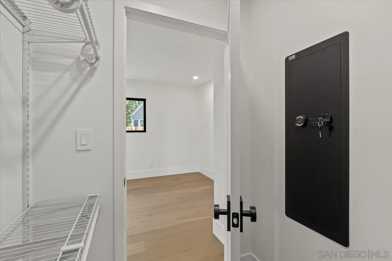 https://cdn.realtyfeed.com/cdn/127/250036901/ecadb2cc1fb9194b67e609e70d283bcd.webp