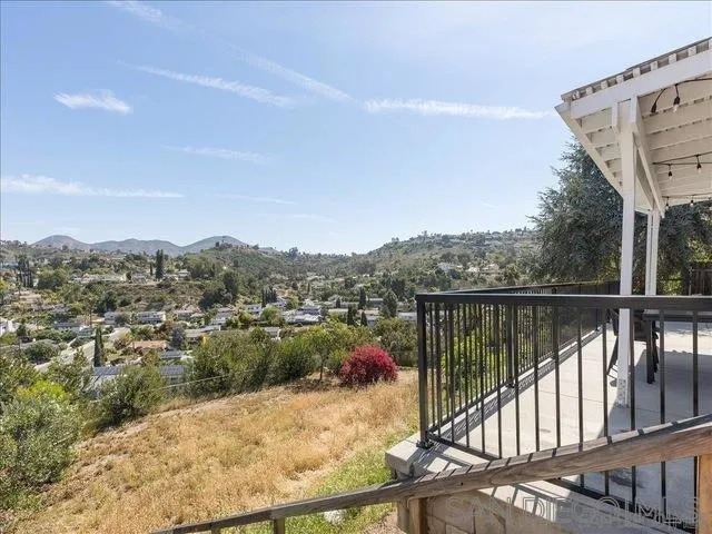 https://cdn.realtyfeed.com/cdn/127/250036902/2d9f57d4702db16626786c080530c218.webp