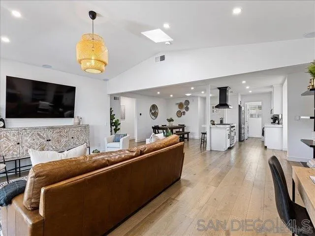 https://cdn.realtyfeed.com/cdn/127/250036902/31927c7f5bb4606c8f1b638d4bdf8db2.webp