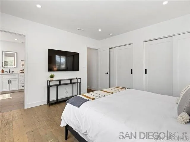 https://cdn.realtyfeed.com/cdn/127/250036902/ec30c59a76eb7abc4d36558cb3cb62c4.webp