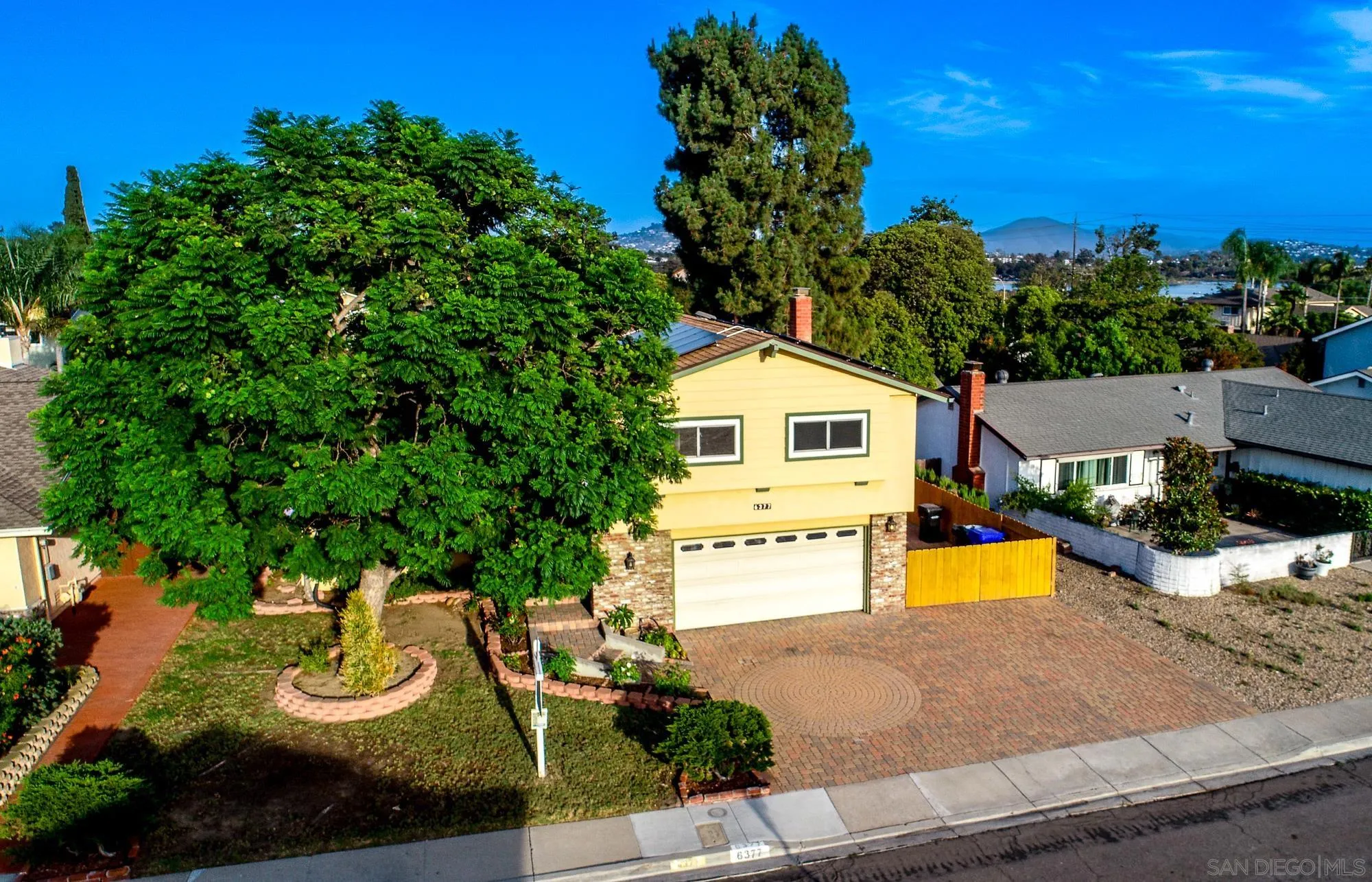 https://cdn.realtyfeed.com/cdn/127/250036904/02682c6c2fd1e8d1a9d3350cef390f8f.webp