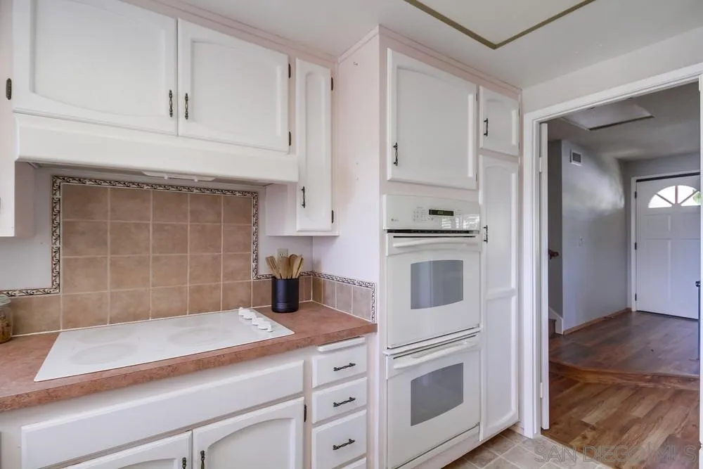 https://cdn.realtyfeed.com/cdn/127/250036904/728f588f30953bd52e69e047f5aa35c1.webp