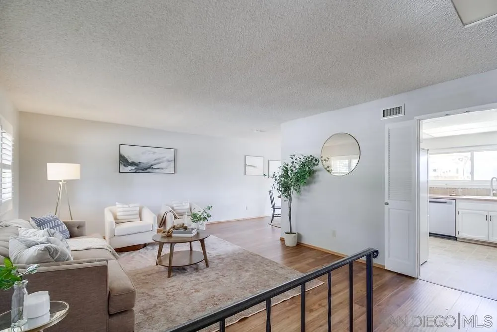 https://cdn.realtyfeed.com/cdn/127/250036904/b947eb07eeb7fe845f3a98939a59da0a.webp