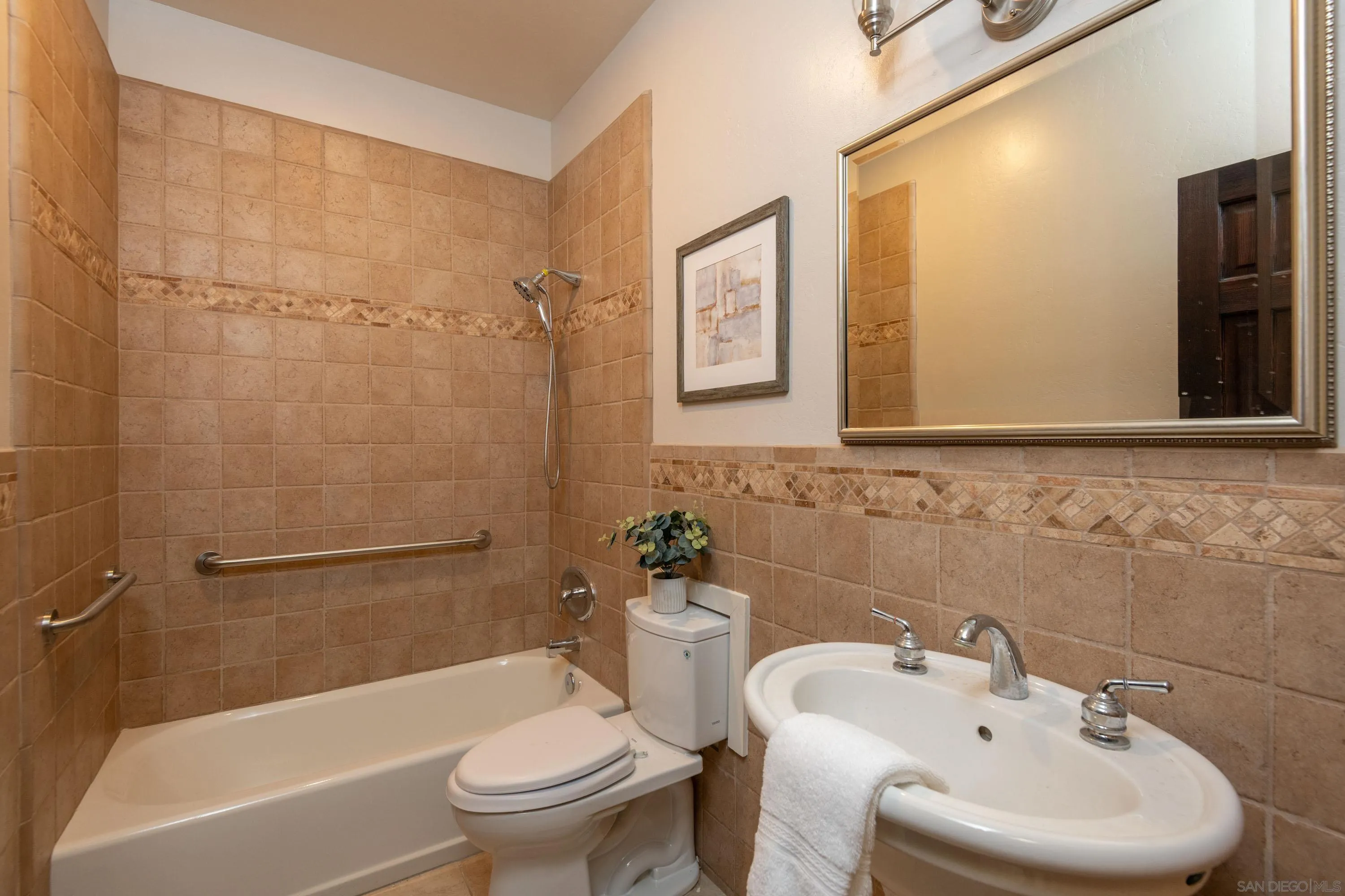 https://cdn.realtyfeed.com/cdn/127/250036905/3dee24cf7271de61af41efef06b05831.webp