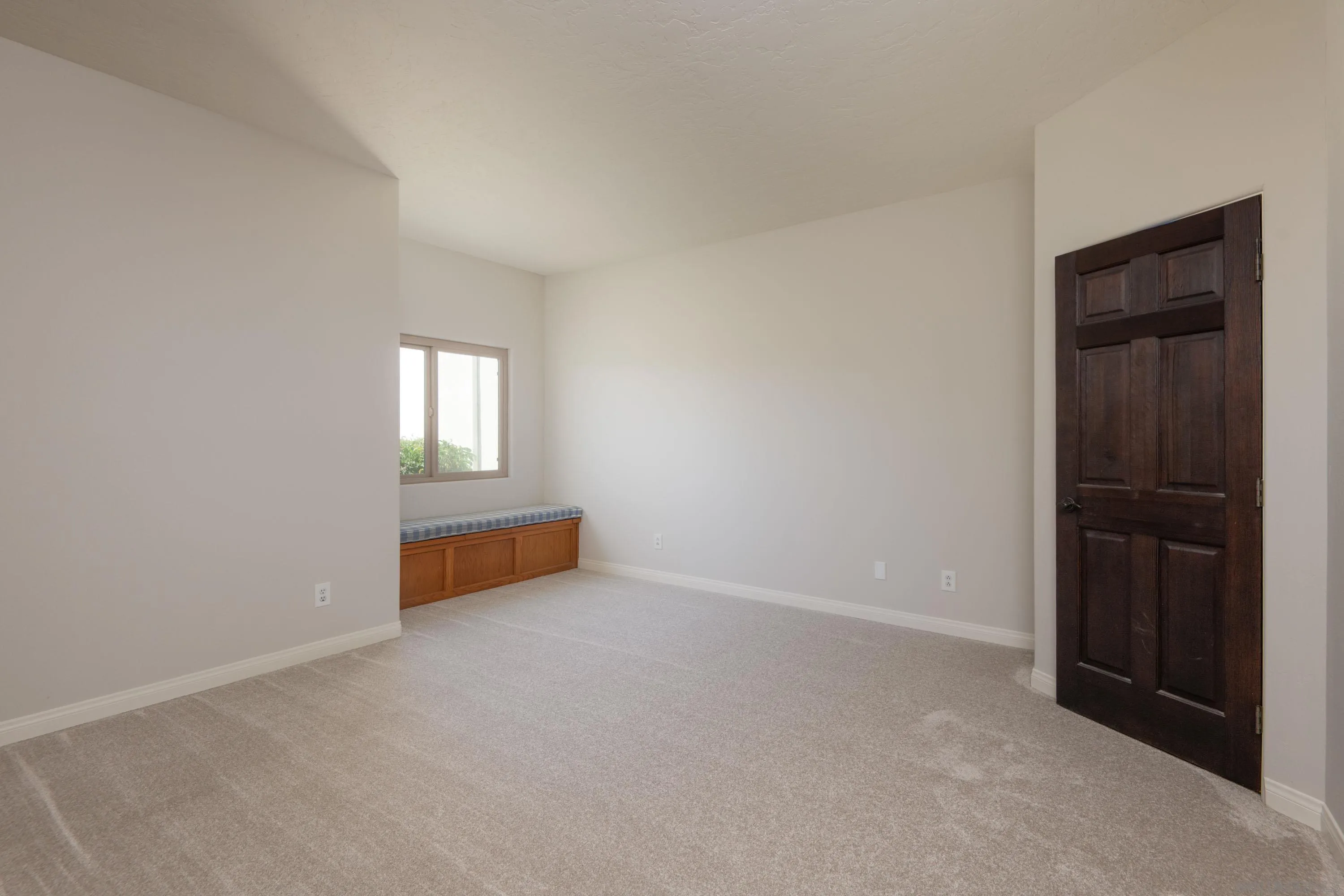 https://cdn.realtyfeed.com/cdn/127/250036905/60ad42837f392e4ac3c8fdba5102570c.webp