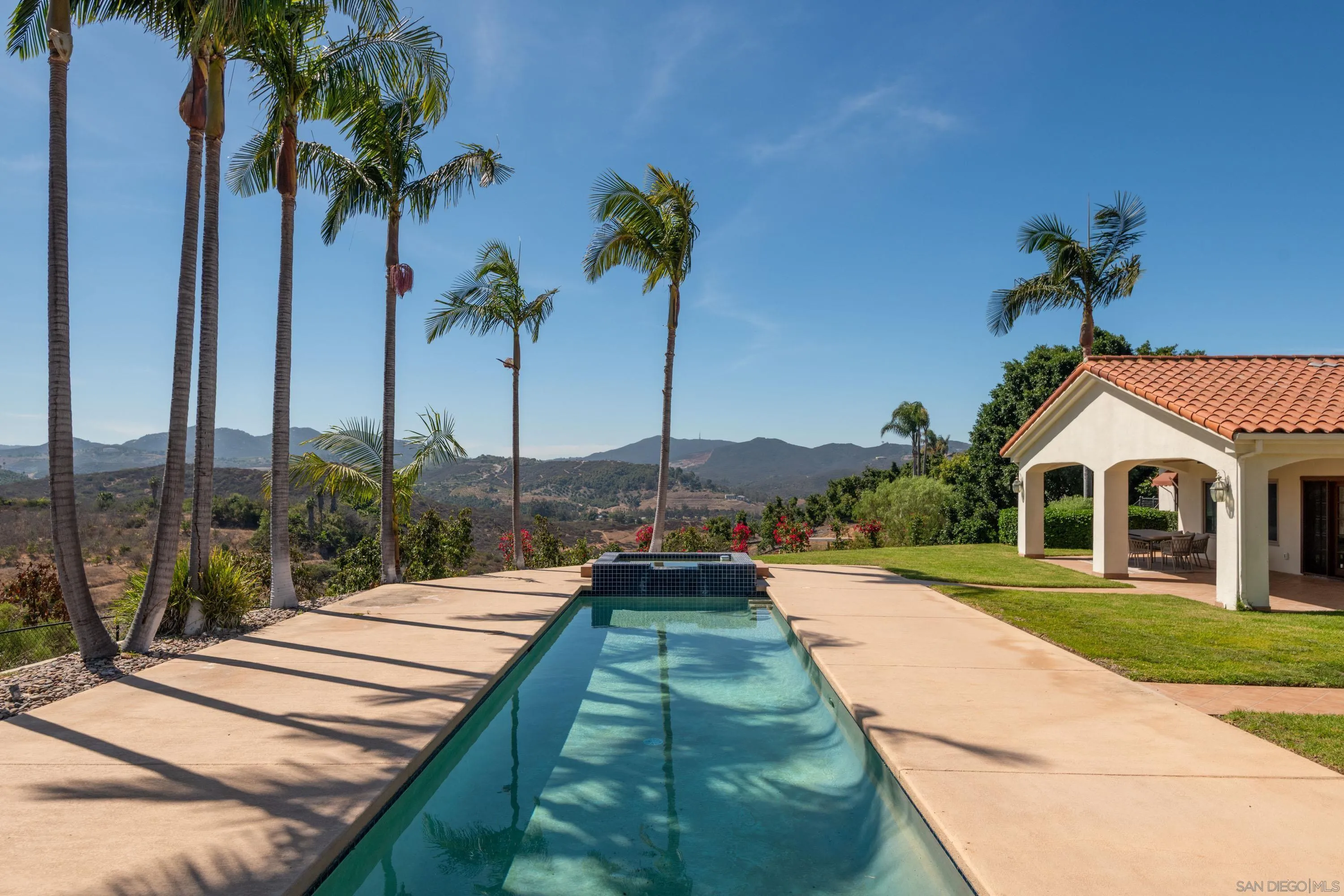 https://cdn.realtyfeed.com/cdn/127/250036905/90d30a9d685a30e526d2d40dcc139f8c.webp