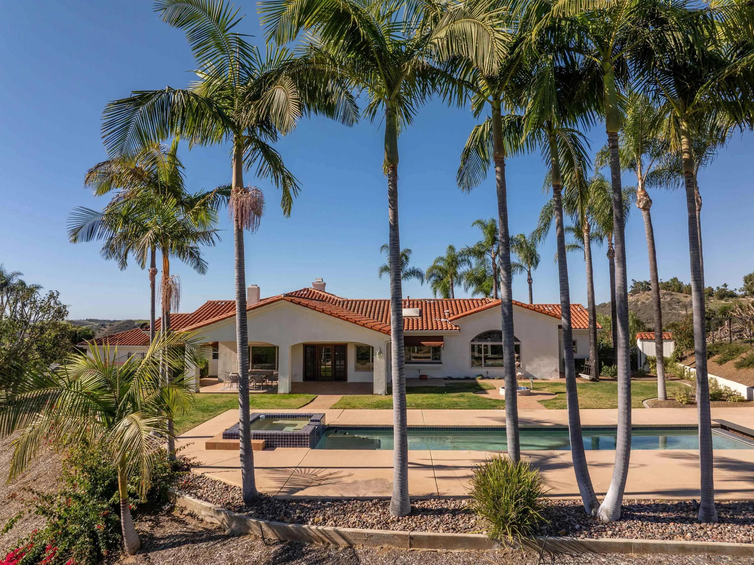 https://cdn.realtyfeed.com/cdn/127/250036905/f9b8931c292764cfb7b0503a6286582d.webp
