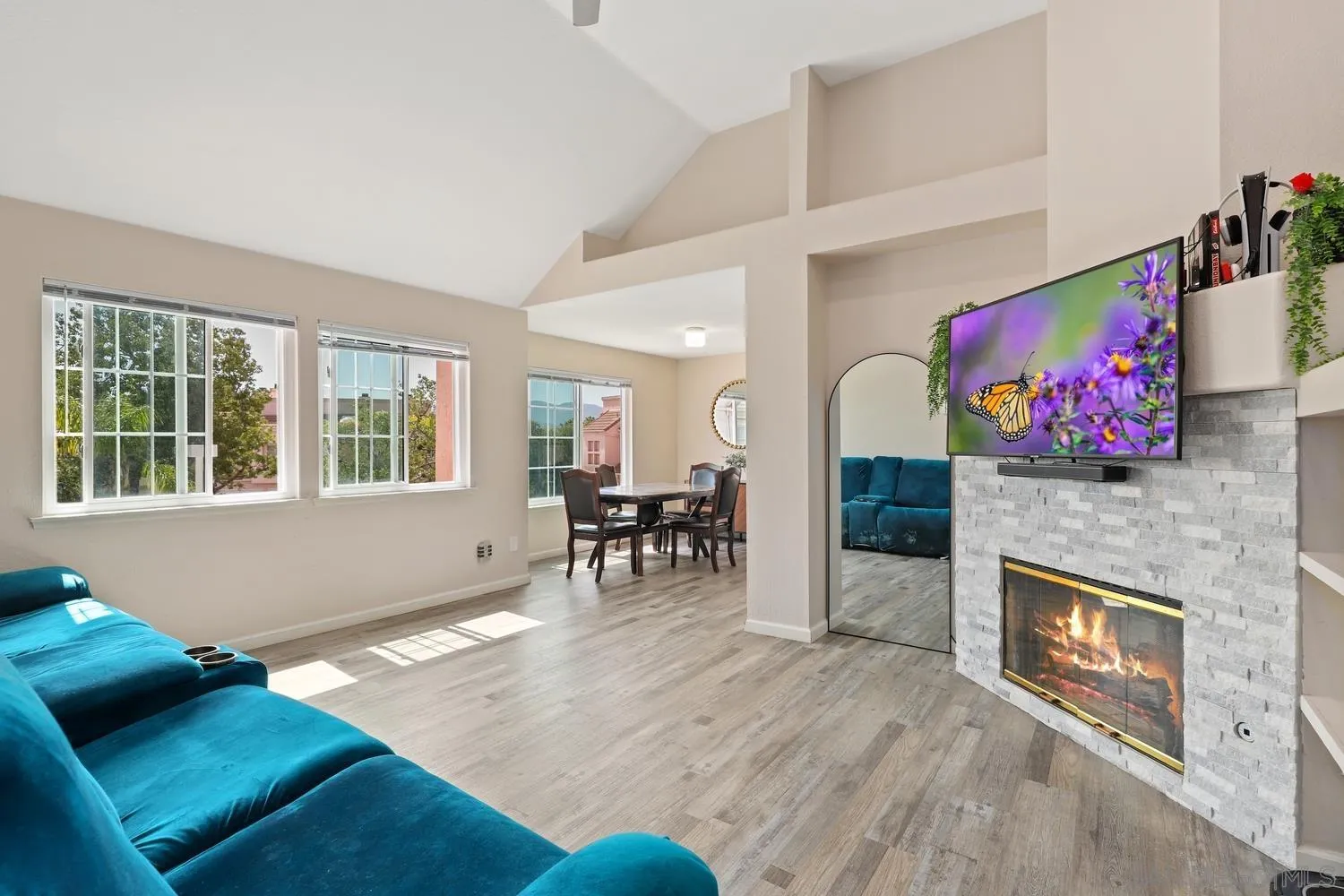 Photo #3: 250036906 Listing 