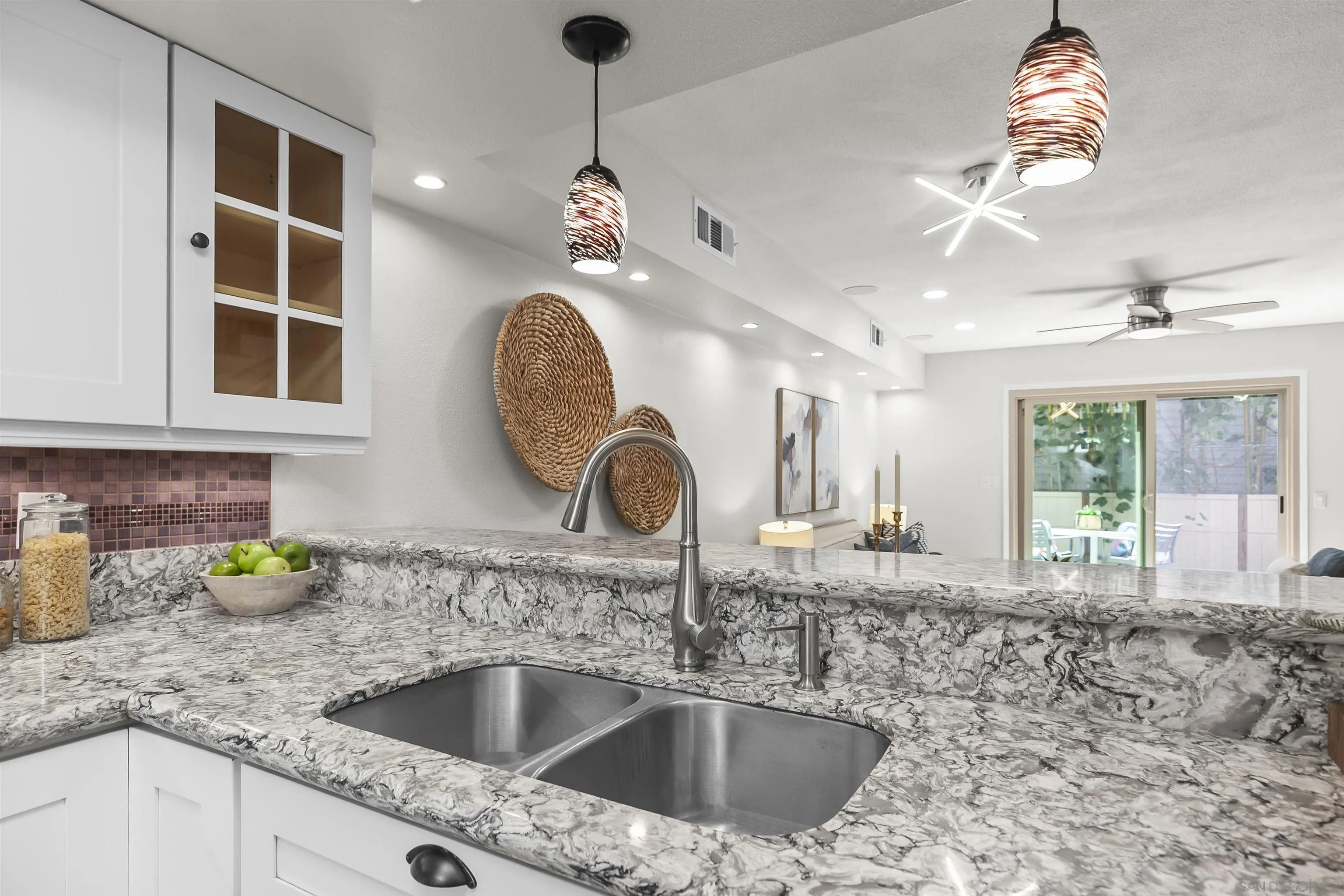 https://cdn.realtyfeed.com/cdn/127/250036908/951a9e753e3305ab879180424041046d.webp