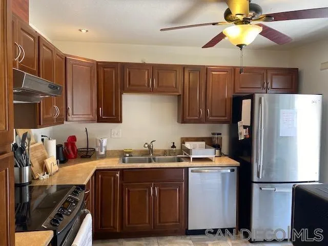 https://cdn.realtyfeed.com/cdn/127/250036910/7b2c448e9009278c5b93fe9d9ccb7d56.webp