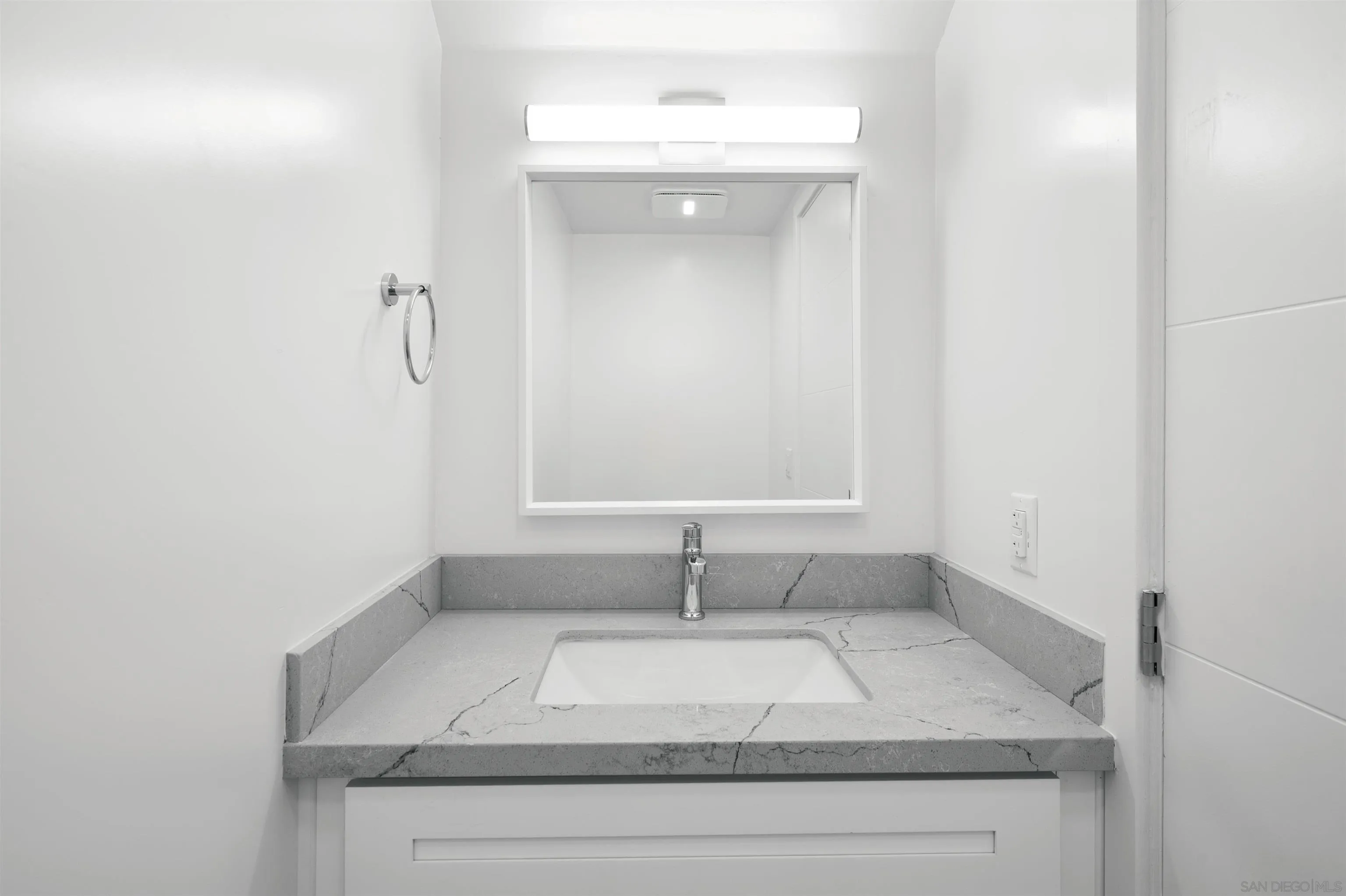 https://cdn.realtyfeed.com/cdn/127/250036911/275672746e559d58614c7c11a9c1e20a.webp