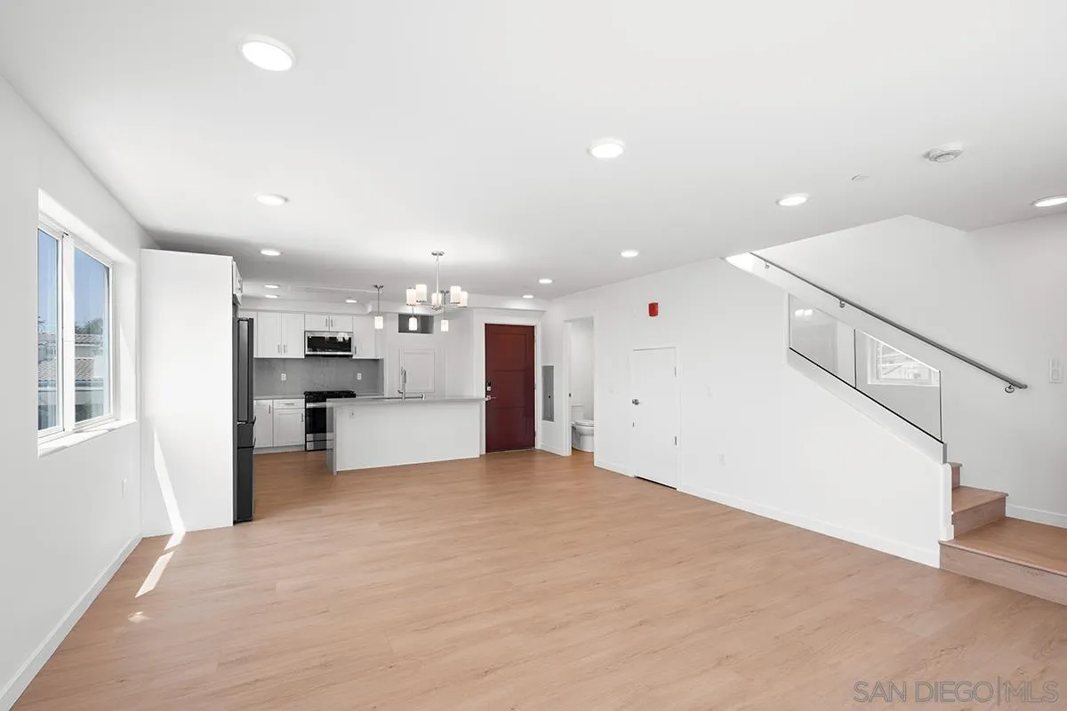 https://cdn.realtyfeed.com/cdn/127/250036911/2bb8842622d25750c5a5cec7d12390b7.webp