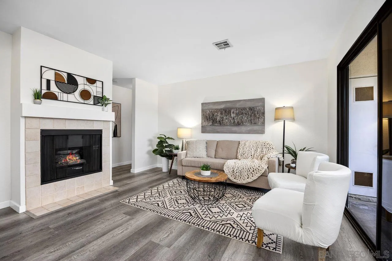 https://cdn.realtyfeed.com/cdn/127/250036915/12b18ca55e763213ab82295ab284b358.webp