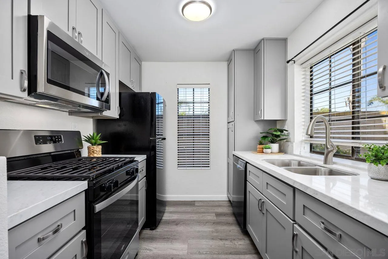 https://cdn.realtyfeed.com/cdn/127/250036915/2033714bad9b8f104c7a79198196d788.webp