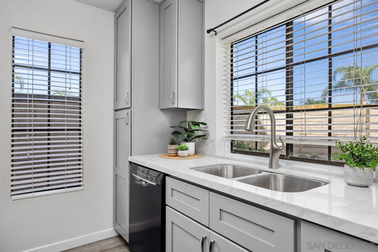 https://cdn.realtyfeed.com/cdn/127/250036915/df9659c854ac6b19fa486c8a3a07afa6.webp
