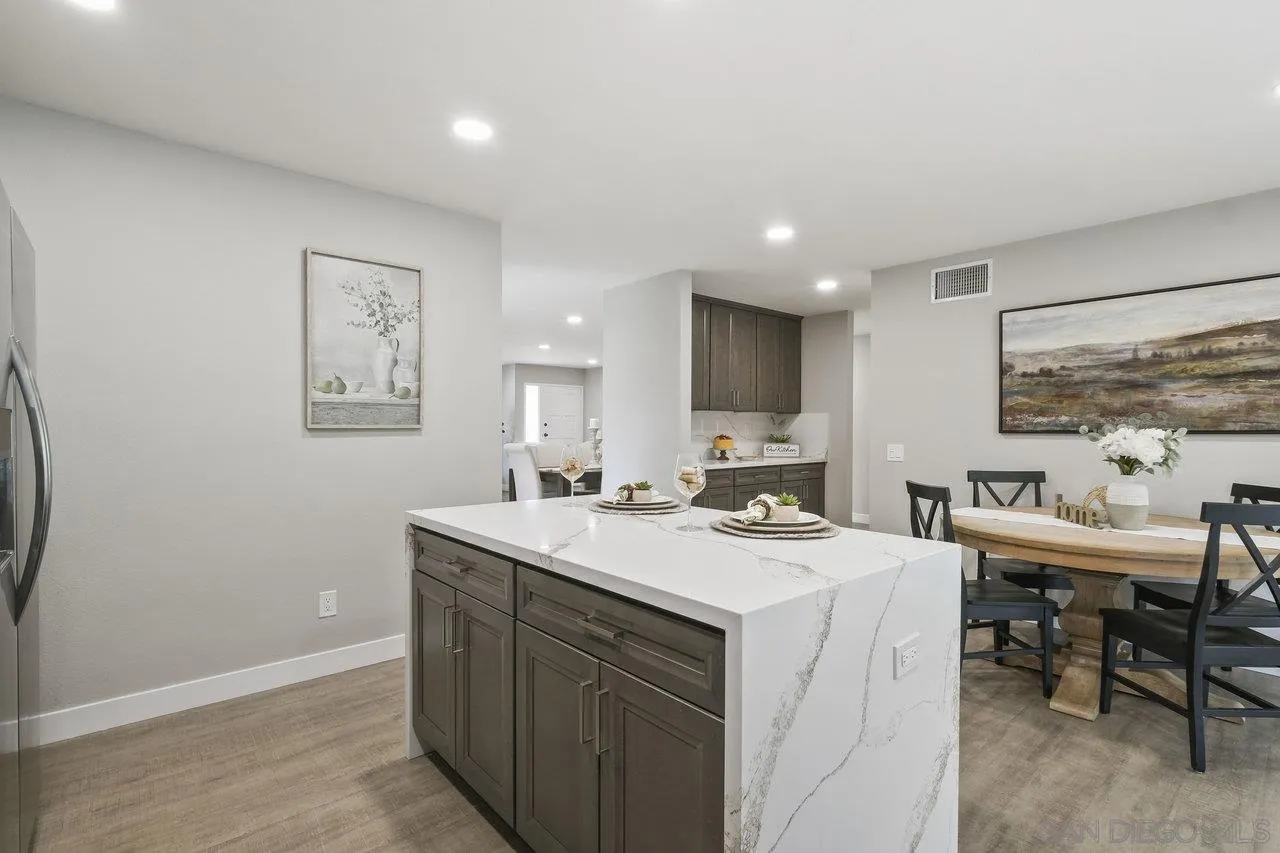https://cdn.realtyfeed.com/cdn/127/250036917/6b1ddcd5ab8432acec60b3caf565d66c.webp