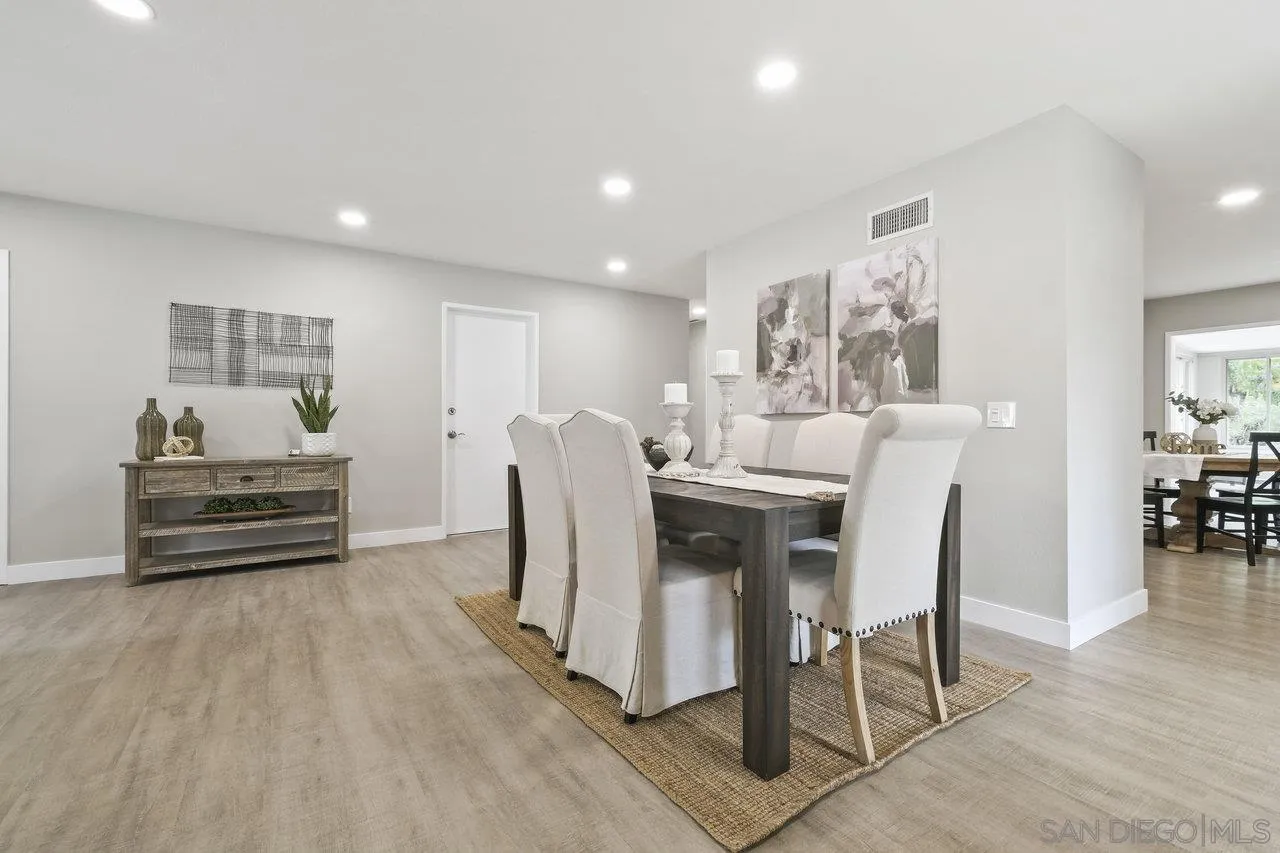 https://cdn.realtyfeed.com/cdn/127/250036917/776d98bbd26975a79e13d8b4c8d2fd5d.webp