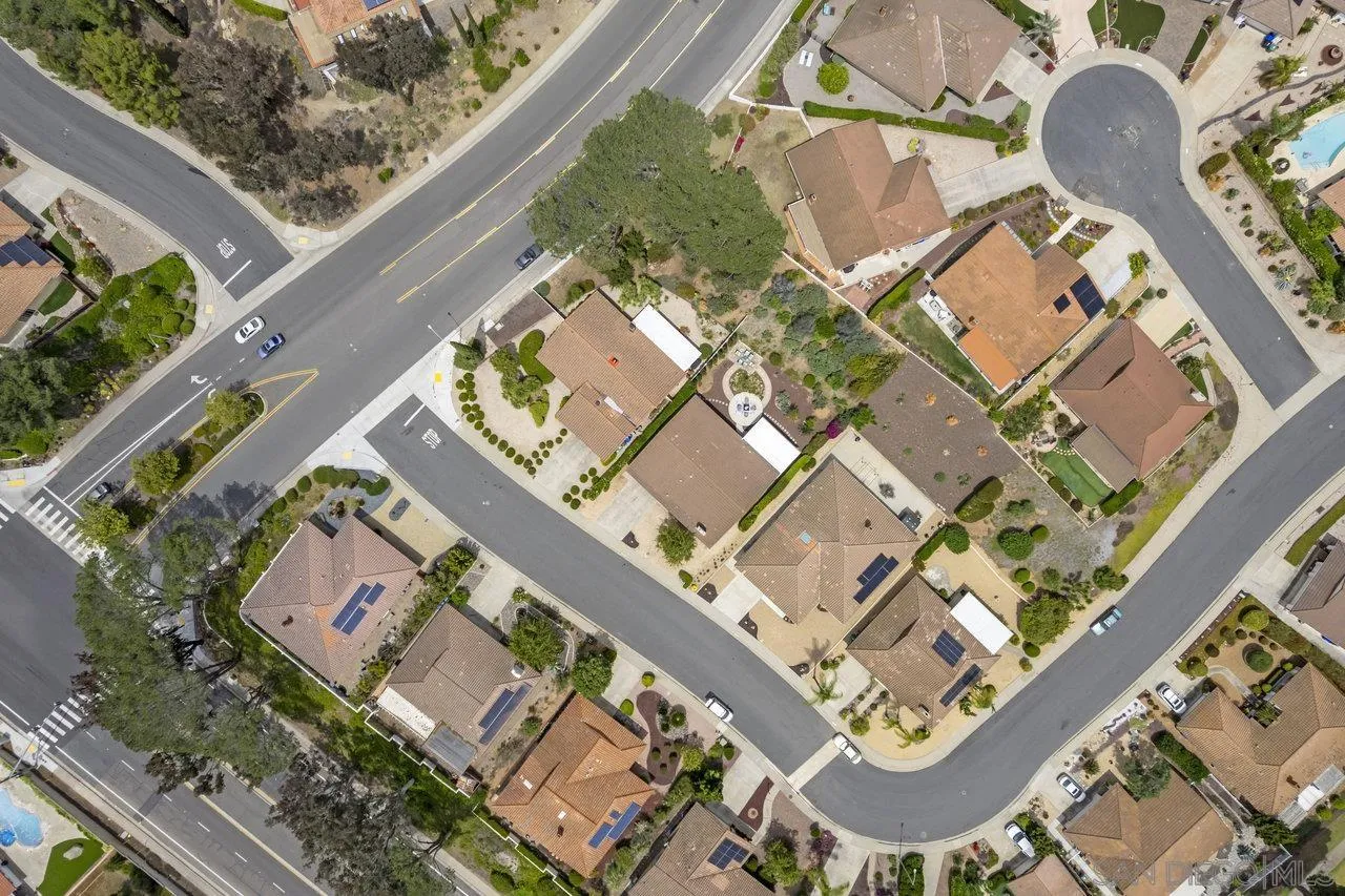 https://cdn.realtyfeed.com/cdn/127/250036917/b244d083436e6040122f5d5efc128bb7.webp