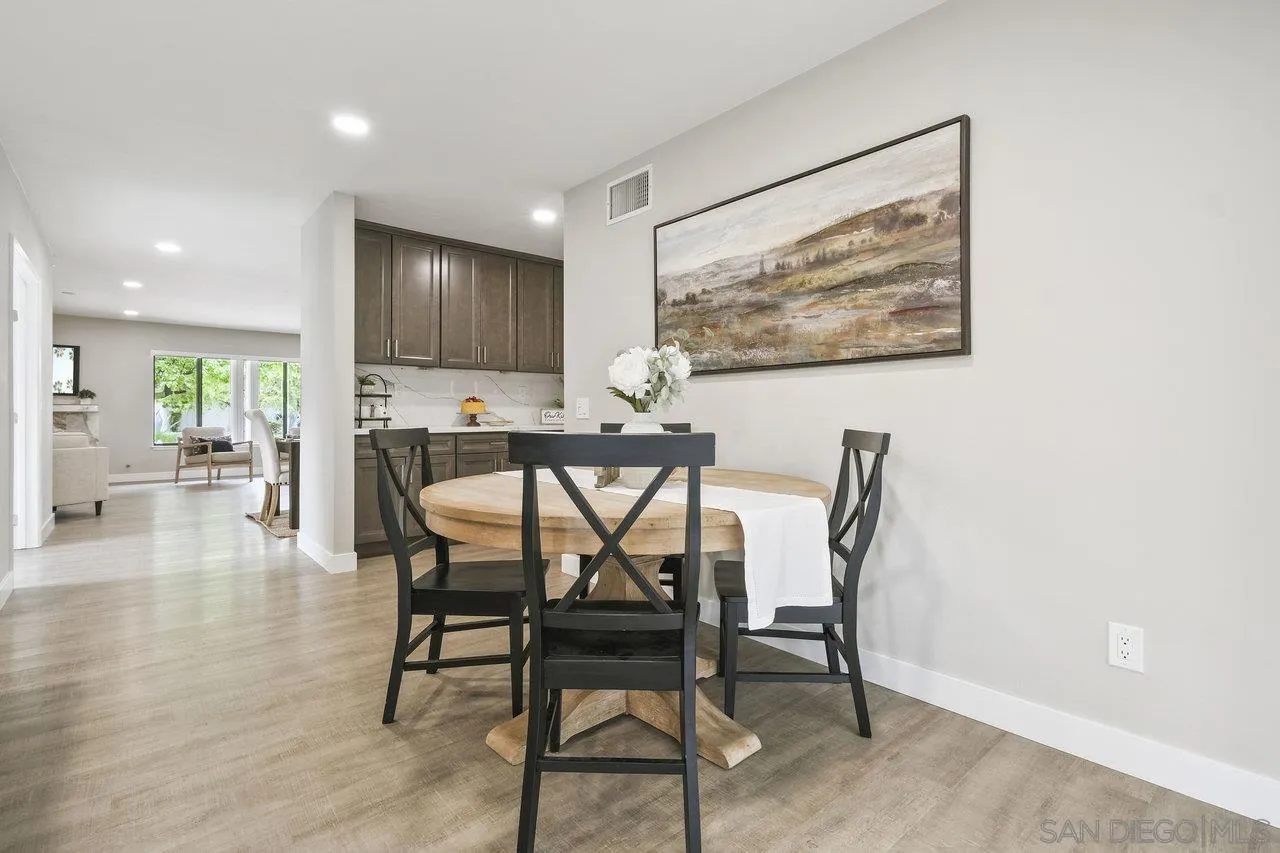 https://cdn.realtyfeed.com/cdn/127/250036917/f6258b1d88bddd95aa7ecd3676bea2e2.webp