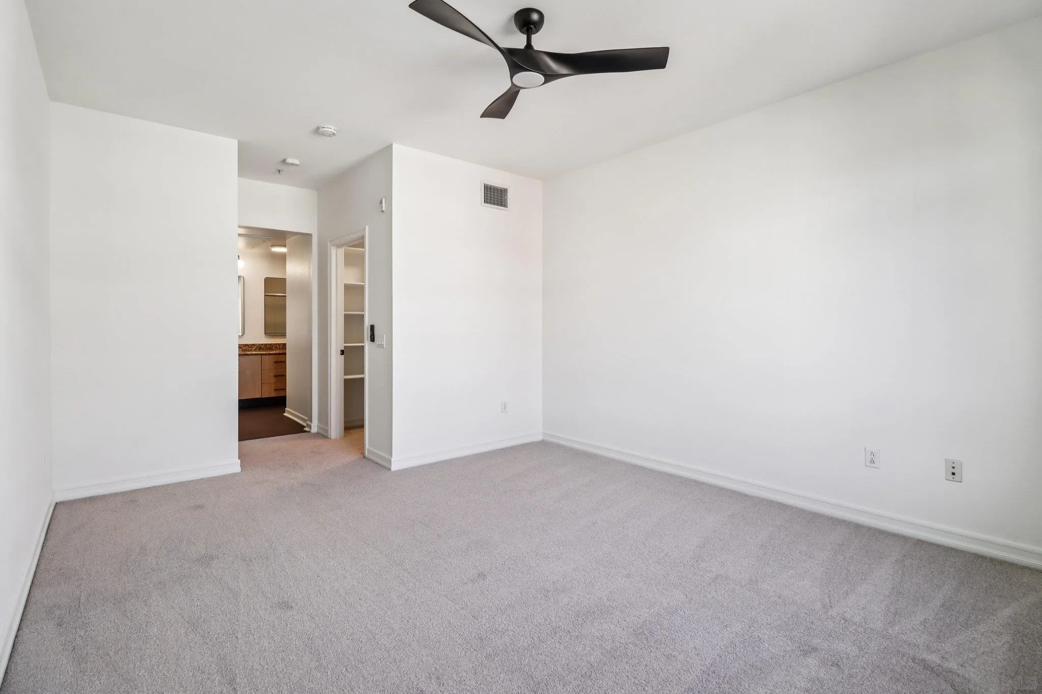 Photo #23: 250036924 Listing: Photo #23