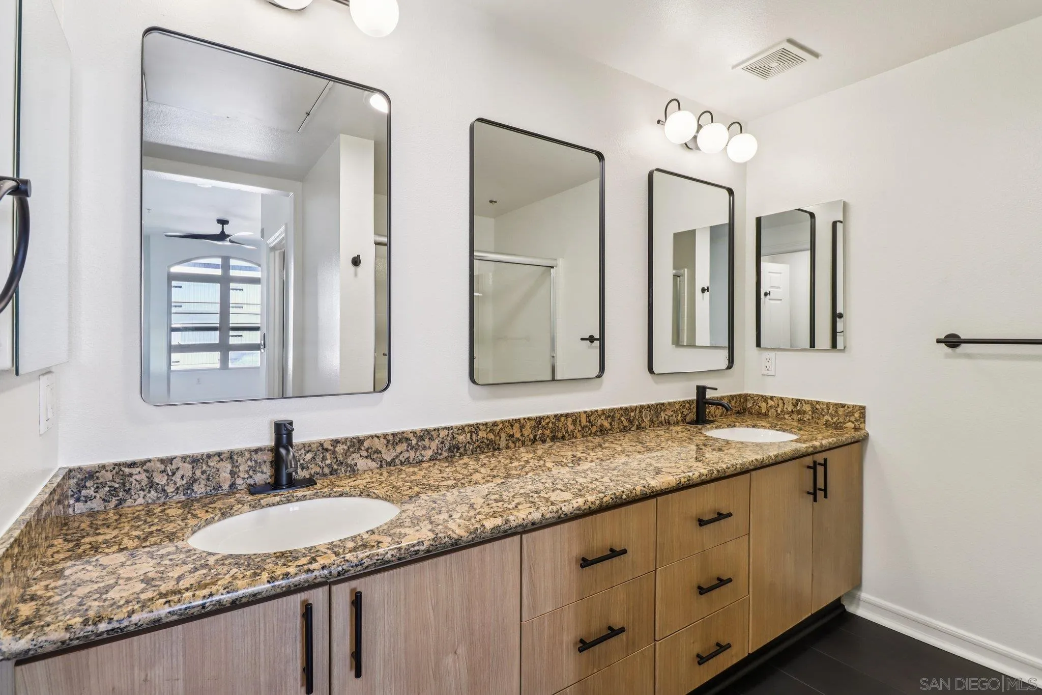 https://cdn.realtyfeed.com/cdn/127/250036924/2148f61020e2f32544cdb5b56e0fbc23.webp