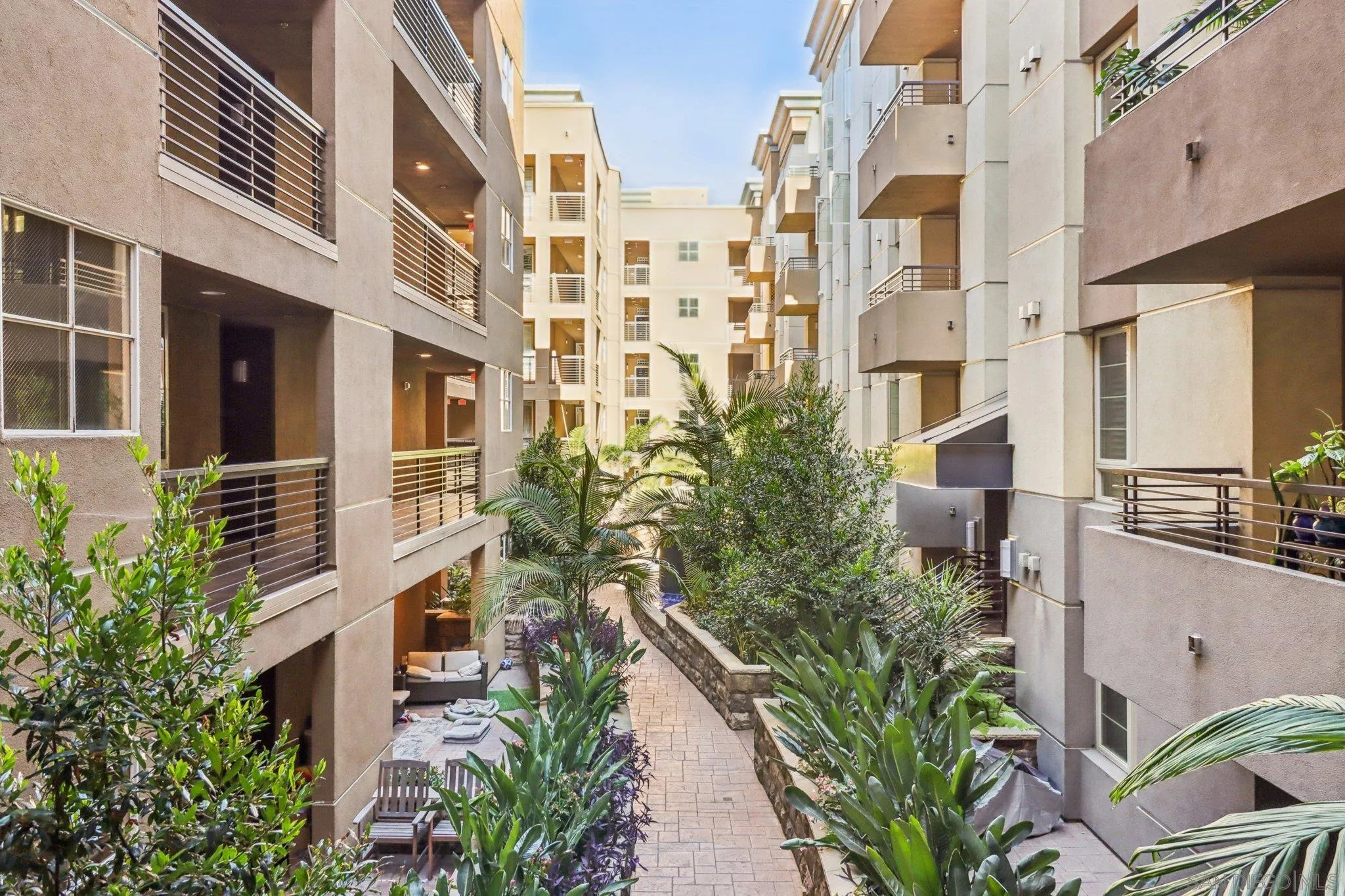 https://cdn.realtyfeed.com/cdn/127/250036924/4784284bd46647837e735553b9afe505.webp
