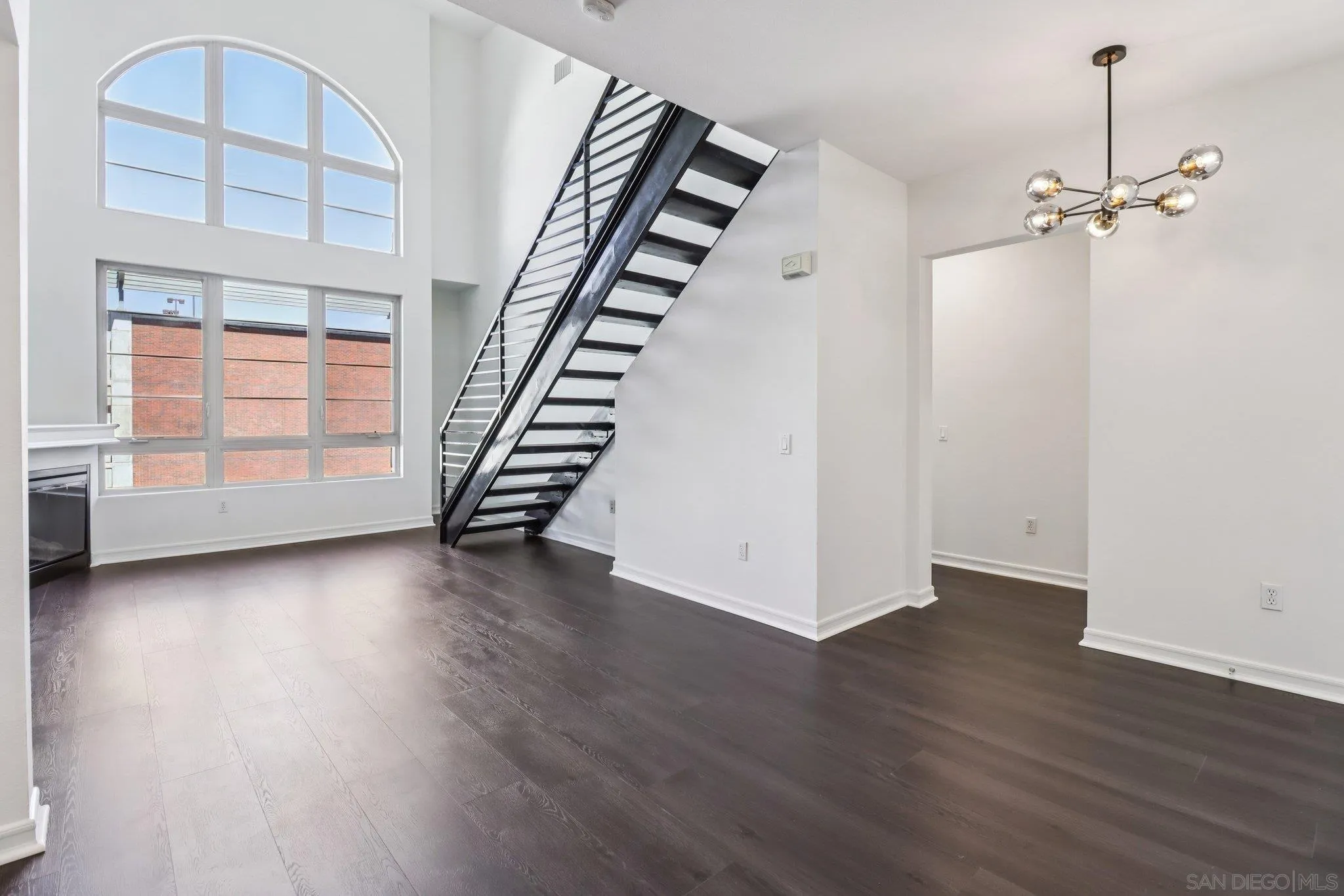 https://cdn.realtyfeed.com/cdn/127/250036924/896f14cec7f40e2c72fe2bff18097abe.webp