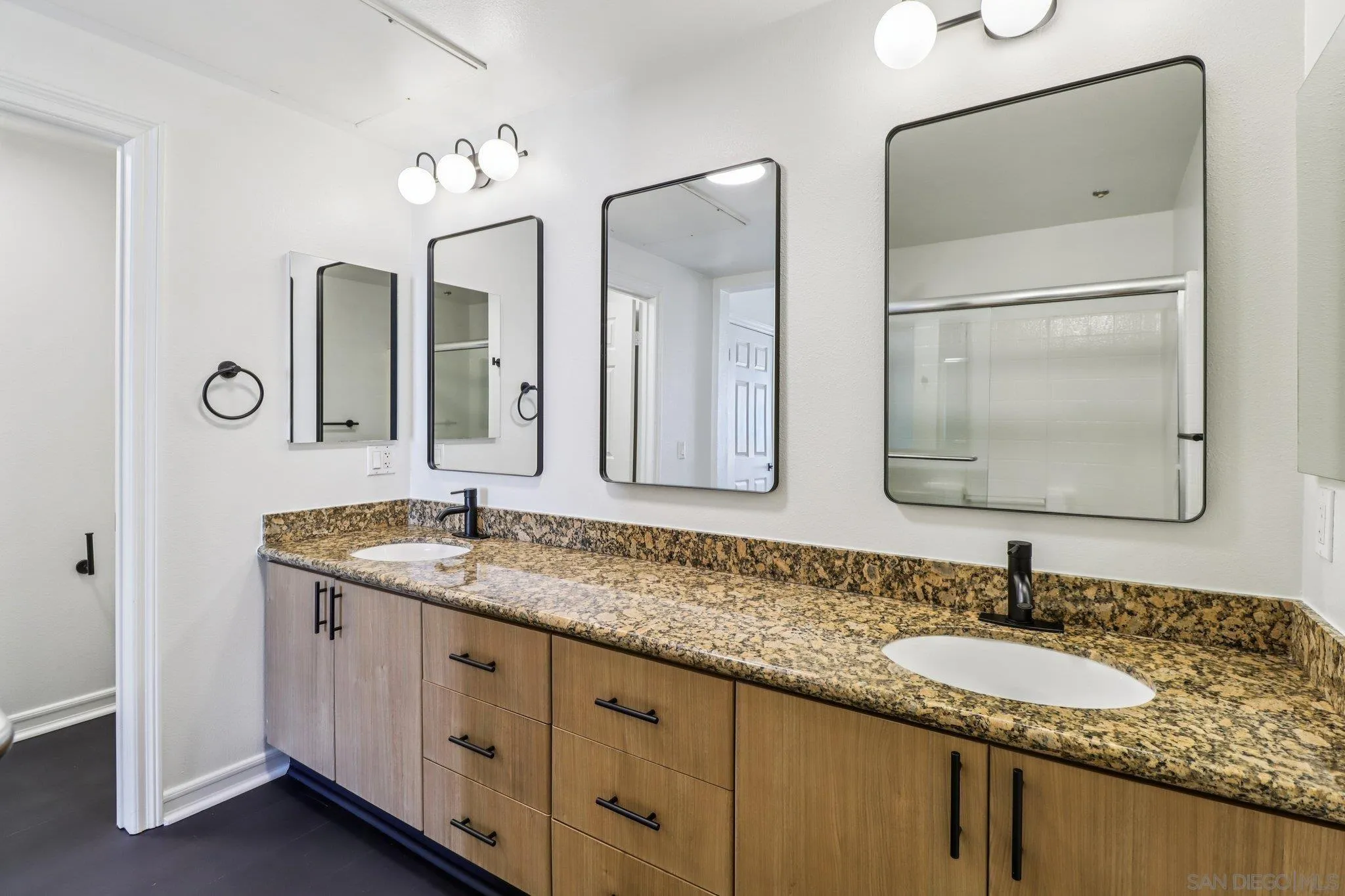 https://cdn.realtyfeed.com/cdn/127/250036924/f335163f9b6253cd6f89dd400084caf2.webp