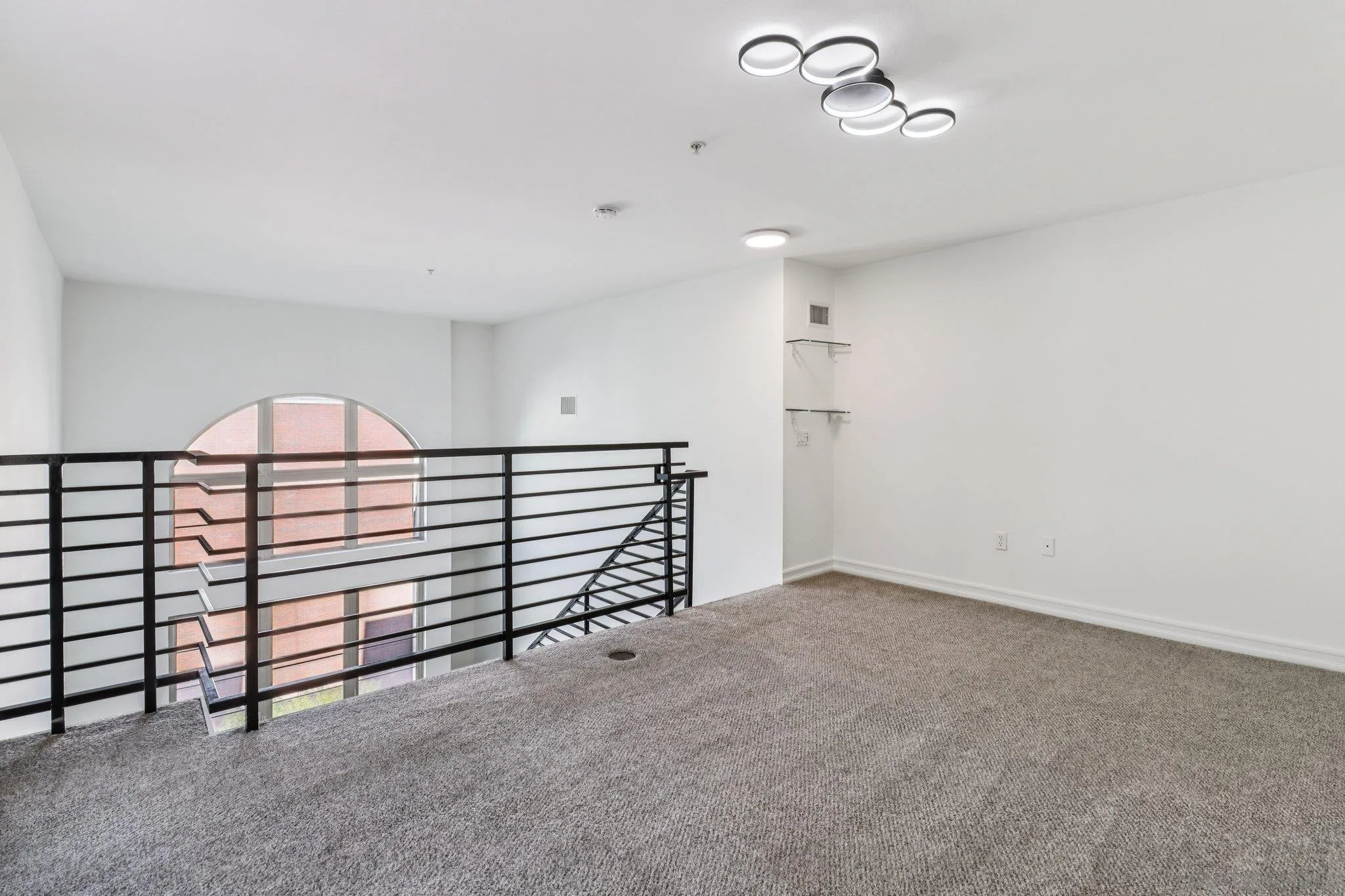 https://cdn.realtyfeed.com/cdn/127/250036924/ff35bb90358ce096318739aa5be33fc4.webp