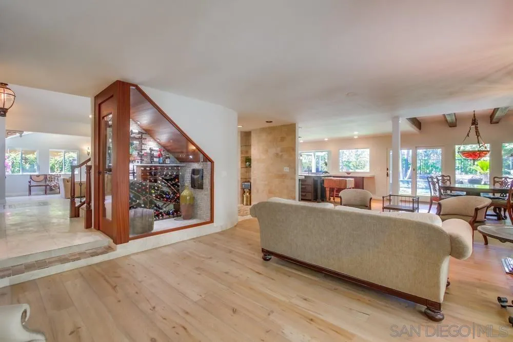 https://cdn.realtyfeed.com/cdn/127/250036930/0ed76efdf070dfdabf120a0b852d159d.webp