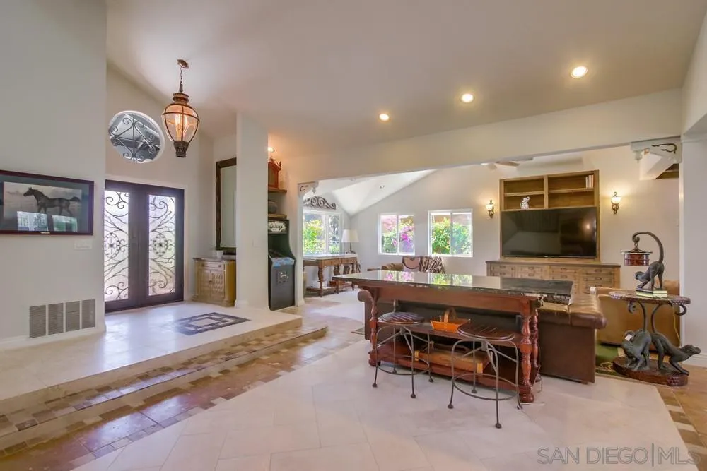 https://cdn.realtyfeed.com/cdn/127/250036930/10be3ee432543aa4f319759ddc387dfe.webp