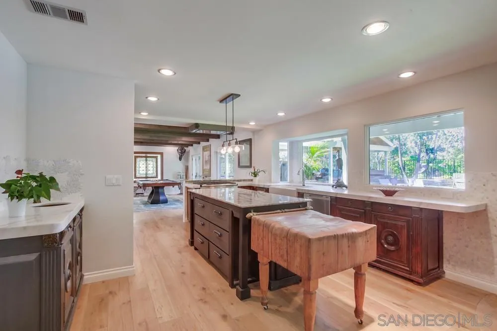 https://cdn.realtyfeed.com/cdn/127/250036930/47313c960afe4f099f72bd058ed88b49.webp