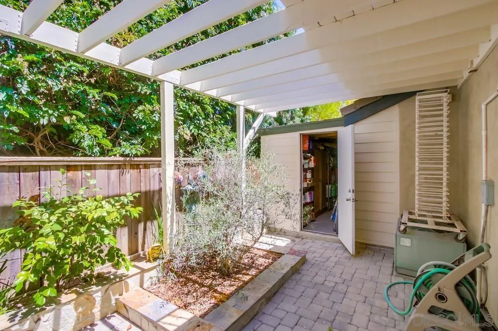 https://cdn.realtyfeed.com/cdn/127/250036930/55e160198d46bd658da5eabf7927a8b1.webp