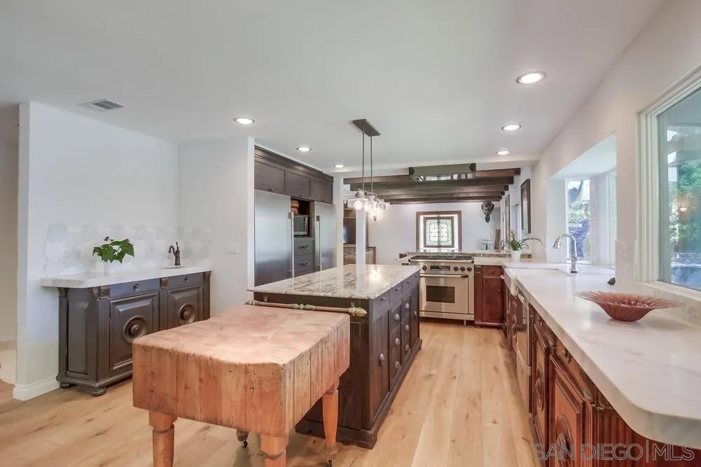 https://cdn.realtyfeed.com/cdn/127/250036930/7adf46c4d3bc9230023c0bcaa0c12708.webp