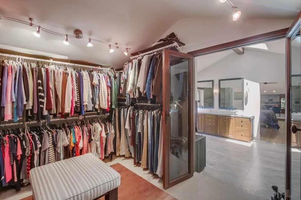 https://cdn.realtyfeed.com/cdn/127/250036930/abe145e962586ba6693ad589e5556130.webp