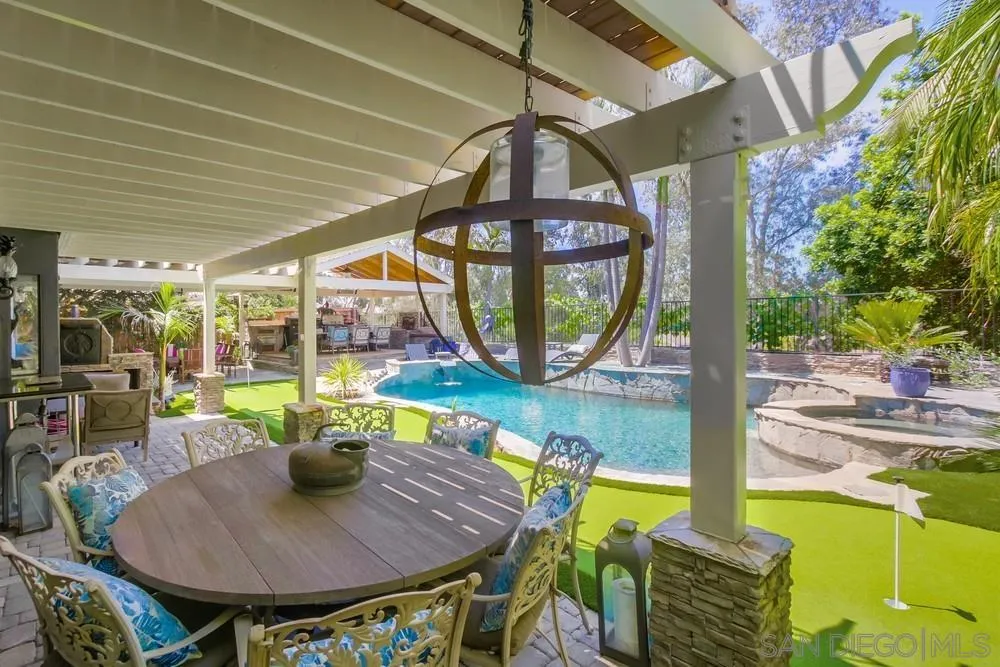 https://cdn.realtyfeed.com/cdn/127/250036930/f6a62bfa1dd5a31a52637020915ddf88.webp