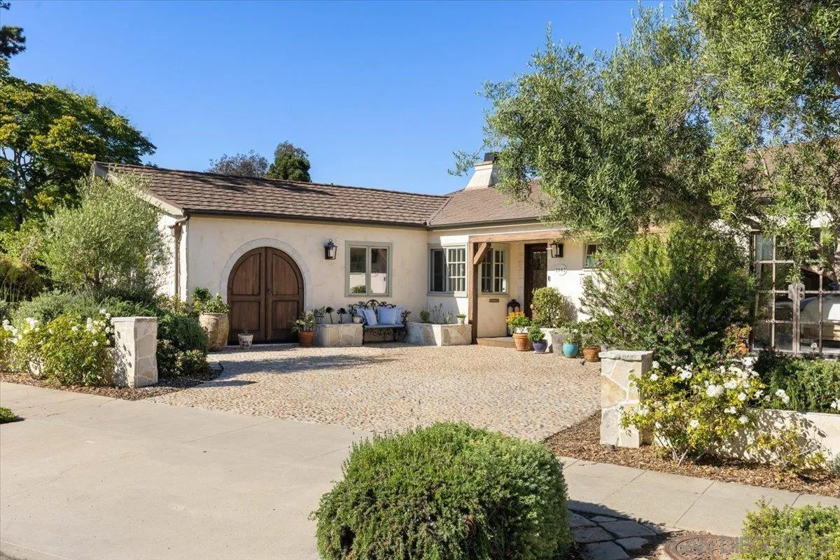 https://cdn.realtyfeed.com/cdn/127/250036932/3812d0bb7439145bf6ff4684371ab142.webp