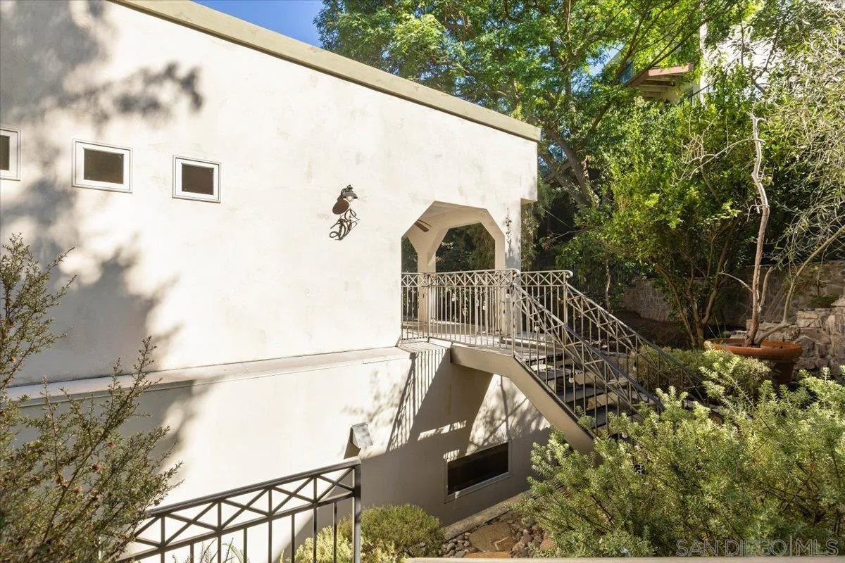 https://cdn.realtyfeed.com/cdn/127/250036932/3bada68882863244137791fe526c8c17.webp