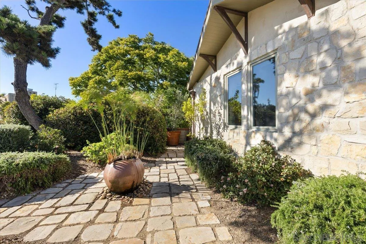 https://cdn.realtyfeed.com/cdn/127/250036932/9fbd067d7803e8a62060abfc99a56f6c.webp