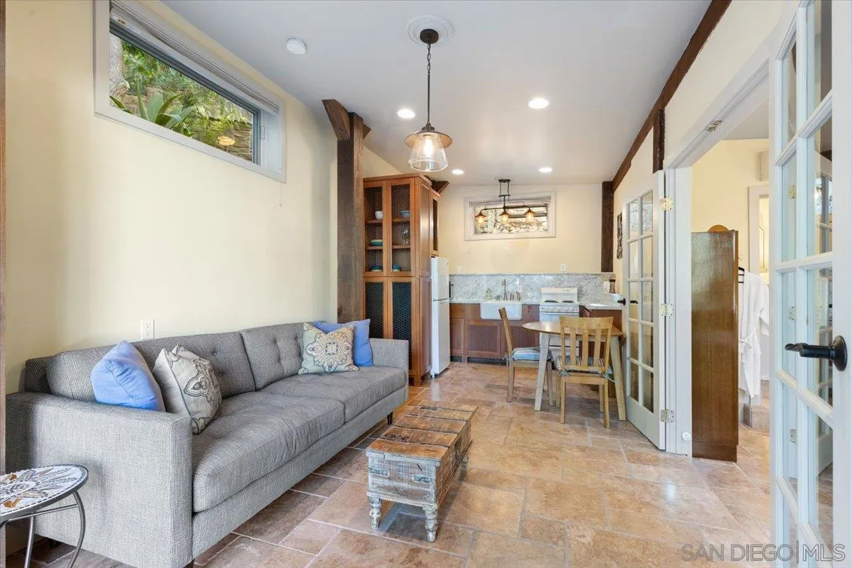 https://cdn.realtyfeed.com/cdn/127/250036932/a161a0577ae0a82de0a815951246c806.webp
