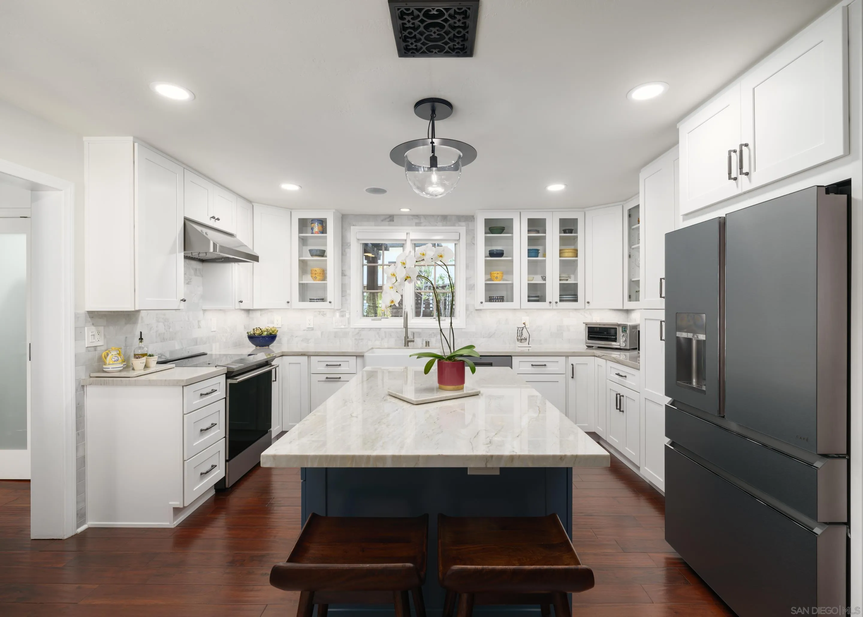 https://cdn.realtyfeed.com/cdn/127/250036932/ba8342cc9b66fcc699b249c2dc7f37fc.webp