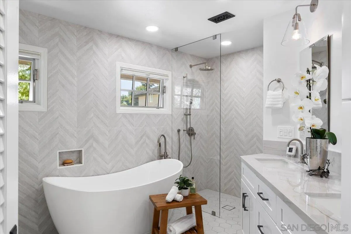 https://cdn.realtyfeed.com/cdn/127/250036932/c30c7b6e9db4c426687d663a2e2890b6.webp